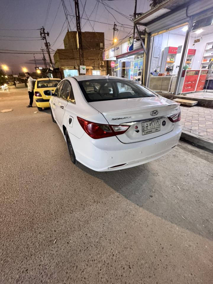 سلام عليكم سوناتة لبيع سيارة مصبوغة عام باقي تفاصيل يم راعها هاذا رقم رعها/*********** مكان كربلاء طوريج
