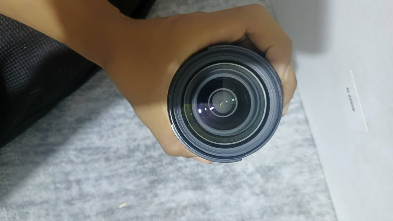 عدسة تامرون 28-75 f2.8
هذه حالته بصور 
العدسة شغالة وخفيفة
عملية للفيديو 
السعر 525 وبيه مجال بسيط 😁 
الشراي يتفضل واتساب
***********
