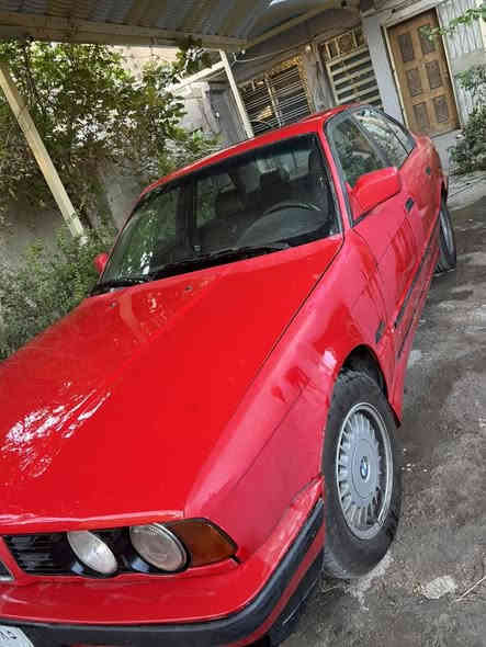 ١٩٩٢ موديلBMW 525 
رقم مميز
اوتماتك
مسكر
تخم تاير جديد ابولو تاير مول
بطارية جديدة امريكي تاير مول
صدر خلفي امامي دبلات وصولاته موجودة
كشنات جلد
تبريد شغال
نقصها فقط قايش تبريد يحتاج تبديل وبولش
بأسمي وسنوية ٢٨
السعر  75$
***********
