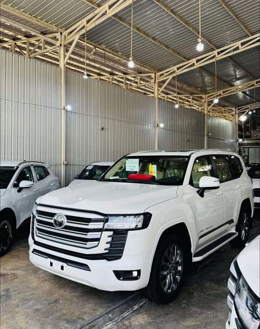 🔥👑 مجموعة الملك لتجارة السيارات الحديثة 👑🔥

🚨🔥 وصلت وجبة لاندكروزر 2025 – 2026 🔥🚨

💥 أسعار نار ومنافسة جداً 💥💵 
البيع نقداً (كاش فقط)
📋 السعر شامل اللوحات المرورية — رقم بغداد

━━━━━━━━━━━━━━━━━━

🚗 تويوتا لاندكروزر 2025 – 2026✨ أحدث إصدار وأعلى المواصفات ✨

✅ ضمان ساس 4 سنوات أو 80,000 كم
🎁 16 تبديلة دهن مجانية
🎁 16 فلتر مجاني

🔥 مواصفات فل 1/1 🔥

✅ رادارات أمامية وخلفية
✅ كامرات 360 درجه 
✅ نظام TSS شعار الجديد 
✅ شاشات كبيرة بالنظام الحديث
✅ داخلية جلد VIP فاخرة
✅ تبريد المقاعد
✅ تشغيل بصمة + تشغيل عن بعد
✅ فتحة سقف كهربائية
✅ إنارة داخلية حديثه
✅ حساسات كاملة + مانع اصطدام رادارات 
━━━━━━━━━━━━━━━━━━ 
❤️ قسم الزيرو 2025 – 2026 ❤️

🔹 لاندكروزر VX HEV فل 1/1 (أم الرادارات والكامرات)

🔹 لاندكروزر 2026 الجديدة 1/1 ( أم الرادارات TSS )

━━━━━━━━━━━━━━━━━━

💥 أسعار Vip 💥  وجاهزة للتسليم💥 الكمية محدودة

📍 بغداد – الكريعات – نهاية شارع المعارض
 
📞 ***********

📞 ***********

━━━━━━━━━━━━━━━━━━👑 مجموعة الملك لتجارة السيارات الحديثة🔥 عنوان الثقة والفخامة والأسعار المميز
