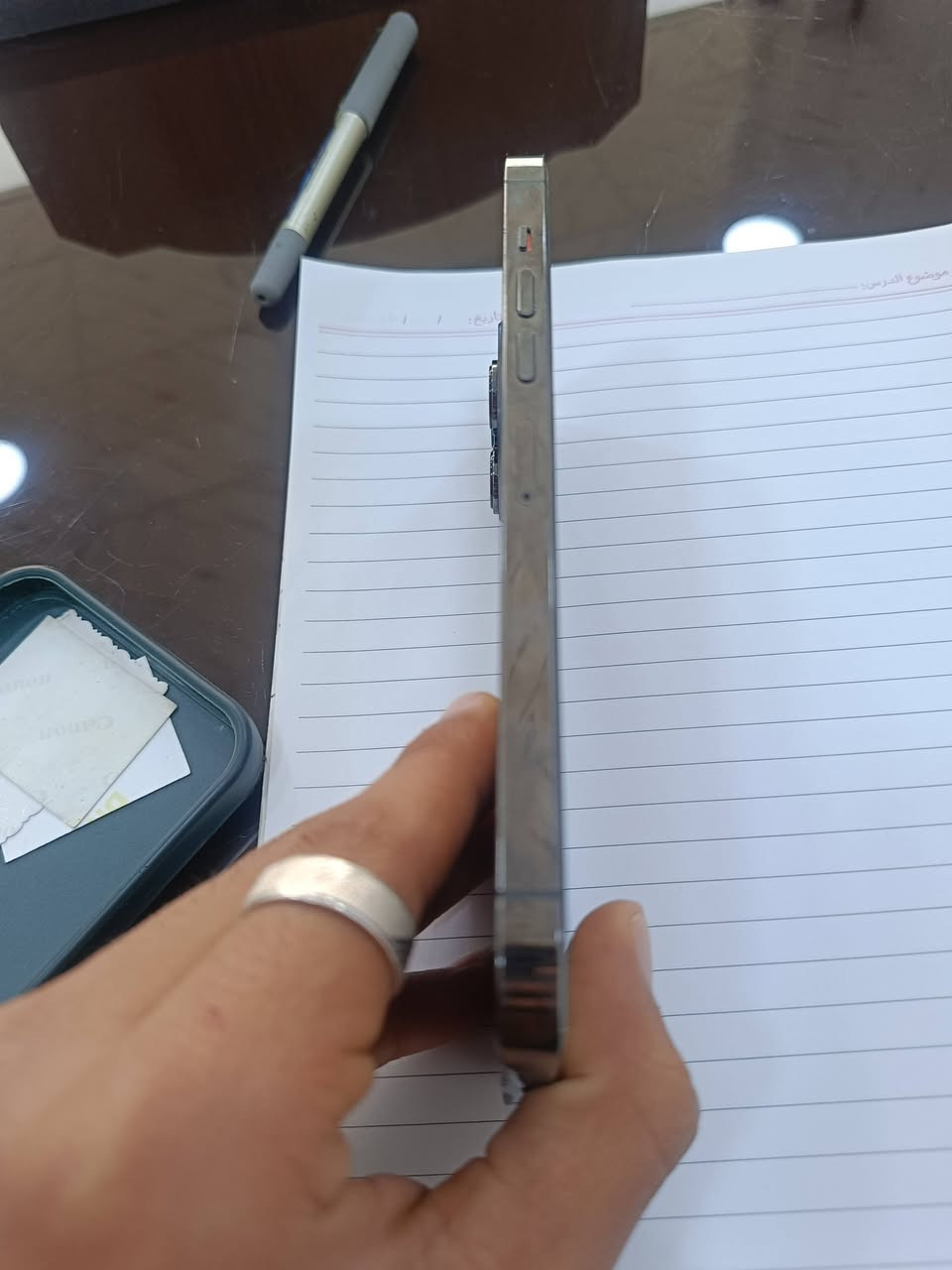 مبايل ايفوان 13برو ماكس
الذاكره 256
البطاريه 88
جهاز ما مفتوح 
جهاز نوعيه امريكي 
فقط بس الكارتونه وياه 
العنوان نجف 
تواصل واتساب فقط ***********
السعر 650قفل
