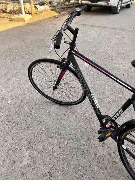 السلام عليكم…بايسكل حجم٢٦ باله أوربي  البايسكل نضيف مصار هواي من أخذته كير امامي خلفي ،بريك امامي خلفي شغال.

السعر ١٠٠ ألف وبيه مجال لشراي ان شاءالله مع هديه (جنطه،وفسفورات) ❤️
لتواصل ***********
العنوان:بغداد،الكاظميه.
