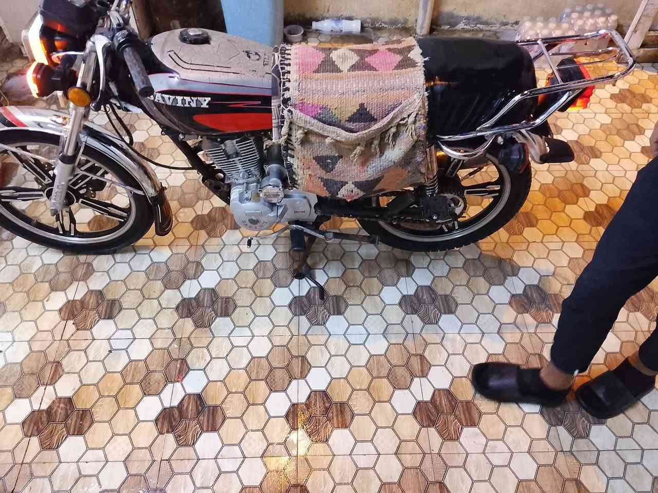 سلام عليكم دراجه للبيع موديل 2021 اوراق كامله كهربائيات كامله دراجه خير من الله محرك لا تبخير ولا تنقيص شلعه ومعدل السعر 400 وبيهه مجال المكان الخالص ارقم ***********
