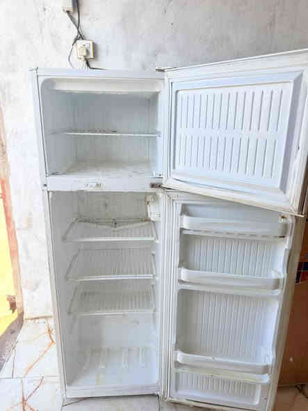 ثلاجه نوع كونكورد ما مصلحه حجم 15 قدم شرط التجميد 
الشطره ***********
