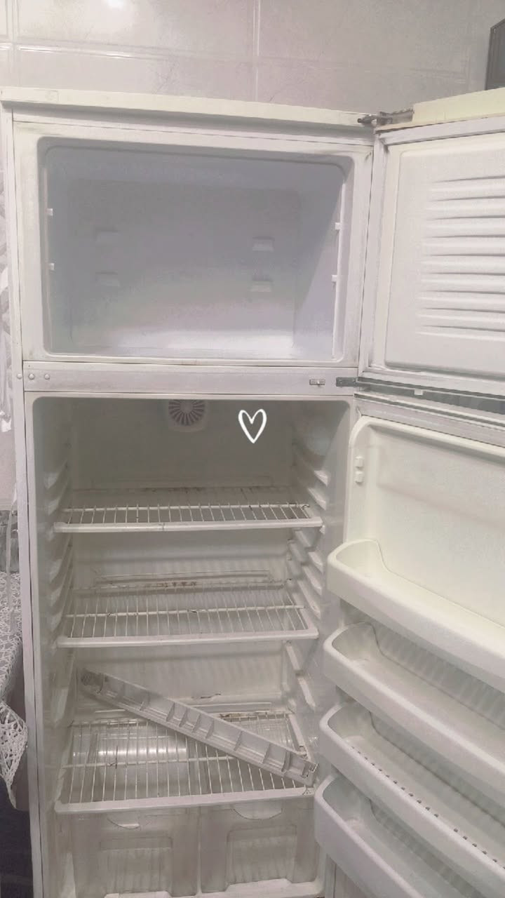 مرحبا عيني عندي هاي الثلاجه للبيع عنواني دوره ***********
