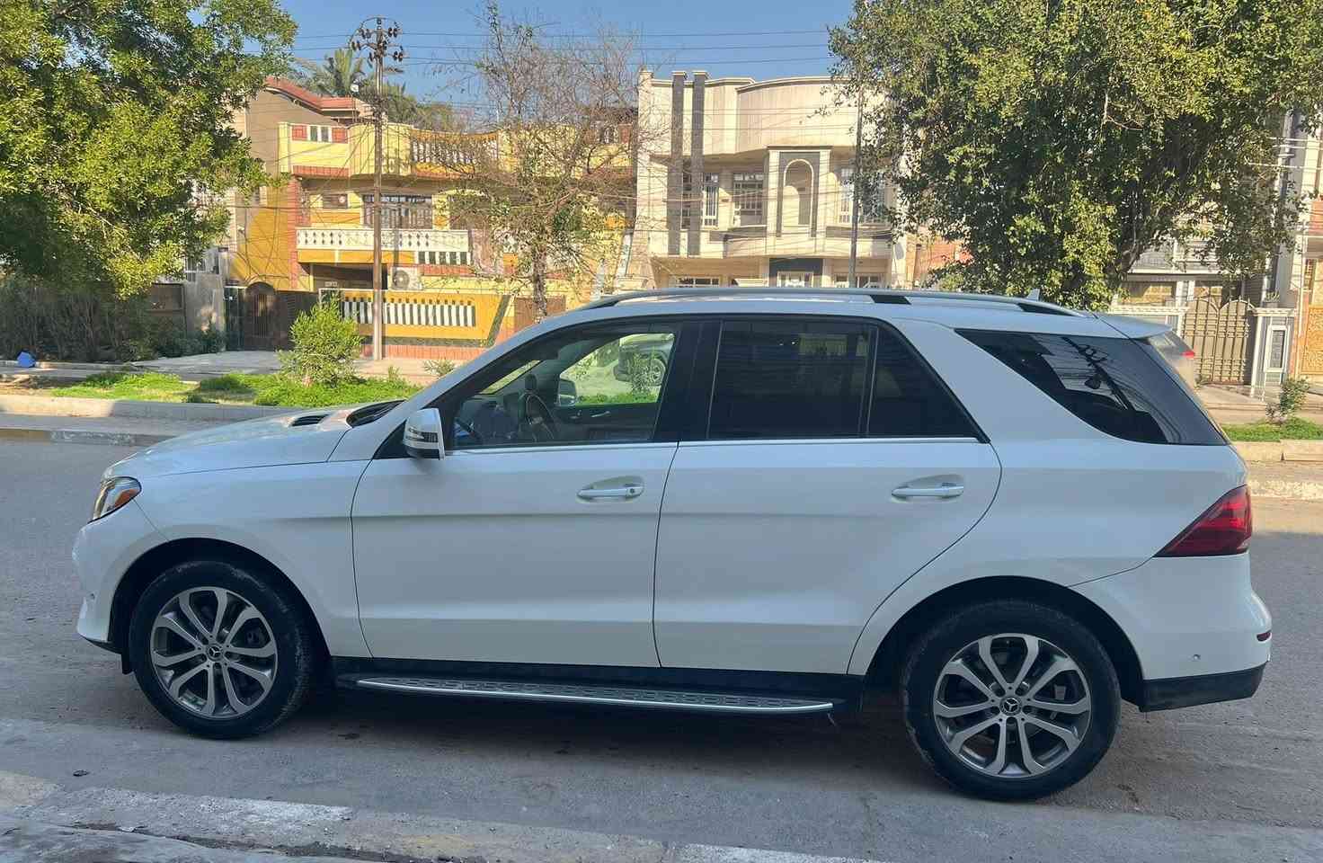 السلام عليكم 
للبيع مرسيدس GLE400  موديل 2019 السياره بعدها زيرو ماشيه14 الف اني مستوردها بموديلها رقم بغداد باسمي 
داخله كلين بدون حادث 
وبيها حادث مسبق مرشوشه صفحه بامريكا 
وبيها مشكله بالتورباين 
للبيع السعر 280 وبيها مجال بسيط 

***********
علما السياره صايره عليه ب6 شدات
