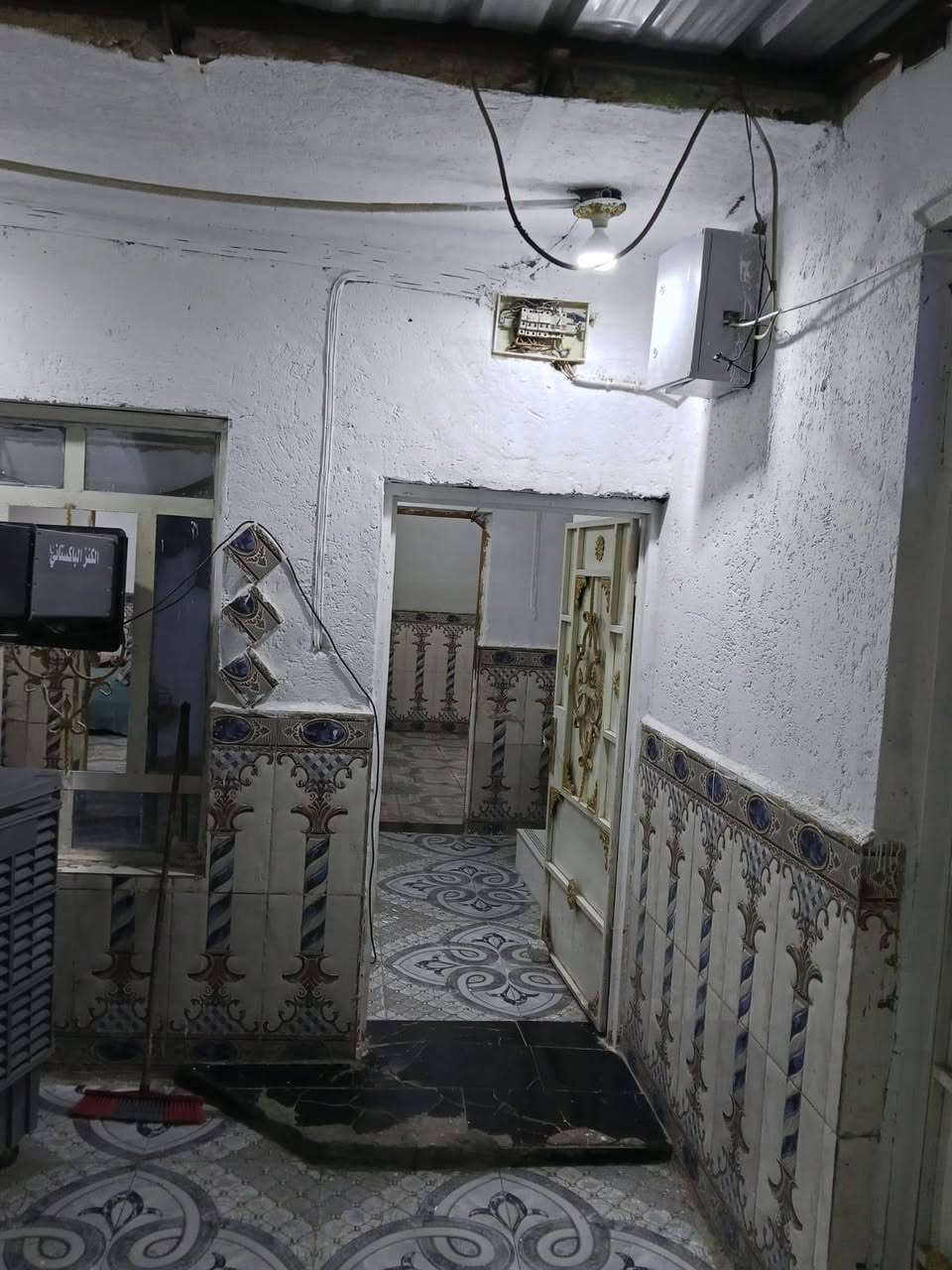 السلام عليكم بيت للبيع بالسكك المساحه 100 مربع كامل خدمات مقرنص باب البيت ومجاري البيت البيت نظيف كلش يتكون من غرفتين وصاله ومطبخ وصحيات خارجيه البيت عكاده السعر 30 مع قليل من المجال


**إذا كنت صاحب هذا الإعلان وتريد حذفه لأي سبب، رجاءا أرسل رسالة إلى الدعم الفني**