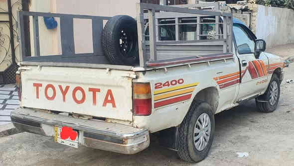 للبيع السعر 50 وبيه مجال 
صبغ عام 
شرط محرك كير اكسن شاصي 
بيه كابون بانزين  موصل حي الانتصار 
***********
