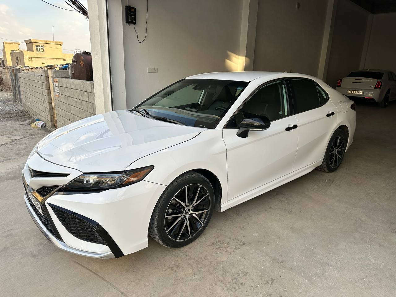 تویتا کامیری مودیل 2022 مواسفات se بۆیاغ یەك پارچەی هەیه بەس  بونیتی بارجەیکتری کلیری آمریکا یە بێ  ناوگرتن  بیشی قەرجیکی بیوەیە یەک لای بیوەیەتی  سەنەوەی هەموو شتیکی بەشەرت سەیارەکە 56 مایل رویشتوە ساردی نیە شوختی نیە جوارتایەی تازەیە هەزەی تازەیە نرخی 198و مەعامەلە شوین سلیمانی ژمارەی تەلەفون ***********  یان *********** شربازهير, السليمانية
