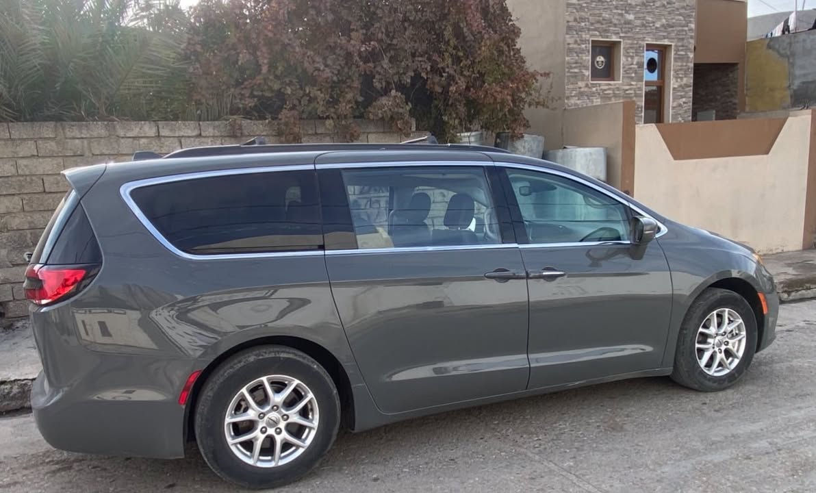 كرايسلر باسفيكا  لون اسمنت 2022
تحويل و كير و مكينة واربك شرط 
1. هندبريك بصمه 
2. ابواب وجنطة بصمه
3. تنبيه الخروج المسار 
4.تشغيل عن بعد 
5.داخل جلد 
6.رادرات
7.مانع انزلاق
8. كشنات كهرباء 
9.بيبان كهرباء (تحكم ريمونت) 
10.صندوك كهرباء 
11. تخم تايرات جديد 
12.اشاير بل المري 
13.رادار جانبي
14.رادار امامي وخلفي 
15. تدفئة الكراسي الاماميه والستيرن والمري الخارجية
وباقي المواصفات معروفه ..
الحادث : فقط 2 قطع، باب خلف سايق مع جاملغ خلفي
سيارة من امام ومن خلف كبس و شرط
العنوان زاخو السعر : 240$ و مجال
للاتصال او واتساب ***********
