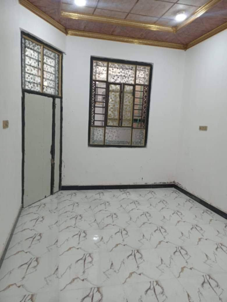 يتوفر بيت للبيع  🏡
#رقم بلديه بي معامله 
#مساحة 160 متر🅱️
يحتوي البيت على 🌟
غرف 2♦️
ديوان♦️
مطبخ♦️
هول♦️
صاله♦️
كراج
منطقه هادئه ومتوفر بيها جميع الخدمات
#بناء حديث 2023
#العنوان : بصره حي بغداد يبعد عن 
شارع المكاتب 100 متر💢
السعر 88 وبي مجال قابل للتفاوض 
رقم صاحب الدار واتساب: ***********
