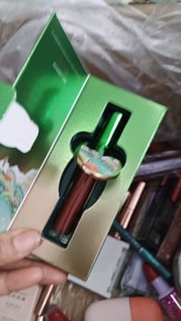 مستحضرات تجميل • بنات