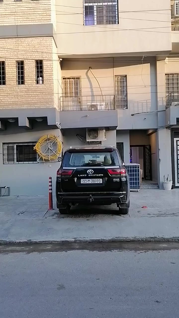 للايجار مكتب ارضي VIP في الكرادة خارج تقاطع المسبح عمارة هادئة ونظيفة في منطقة راقية يحتوي : كراج سيارة/ صالة وطعام ومطبخ و3 غرف وحمامين  / ديكوات وانارة حديثة
للاستفسار *********** (واتساب)
