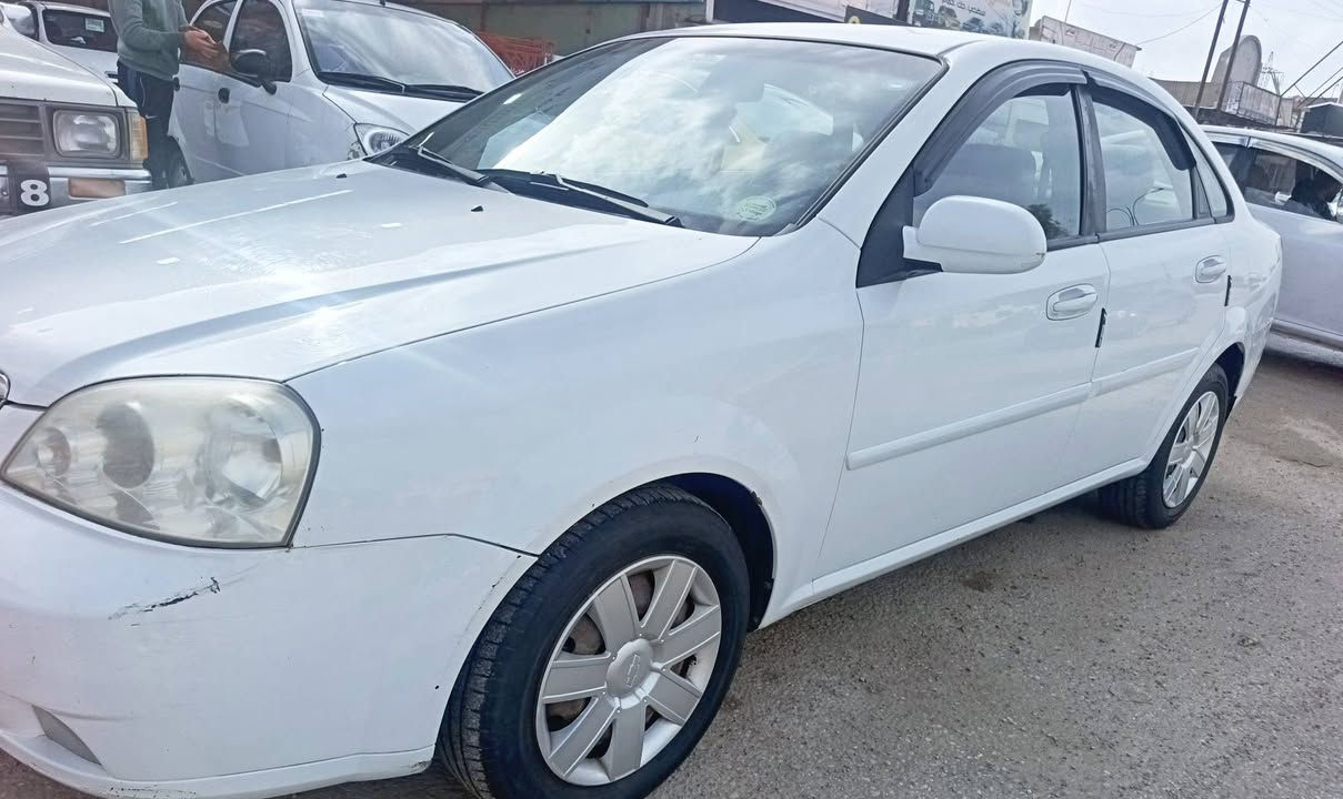 السلام عليكم سياره اوبترا  2011بدون ضرر بدون صبغ بعض الملاحظات البصيطه بيها( محرك كير شرط) تبريد ماشيه 140km تدفئه شغاله شرط التحويل السعر (87$) 
للاستفسار على الرقم ***********
