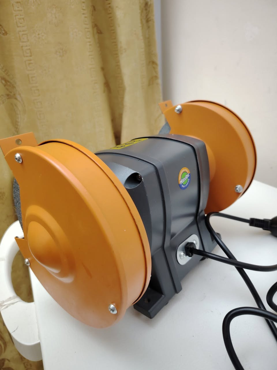 مكينة مسن سكين جديدة مع كامل ملحقات سعر 75 عنواني موصل الايسر


**إذا كنت صاحب هذا الإعلان وتريد حذفه لأي سبب، رجاءا أرسل رسالة إلى الدعم الفني**