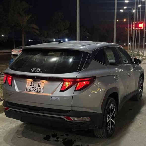 السلام عليكم.  توسان 2023 مواصفات عادية وارد امريكي حادثها قطعة وحده  مثل مموضح بلصوره السعر 178 قابل للتفاوض للتواصل ***********
