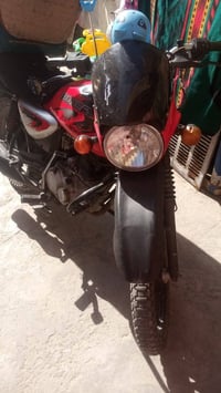 دراجه بوكسر البيع اوراق كامله مكينه مفتوحه دراجه جاهزه السعر 700.   07...