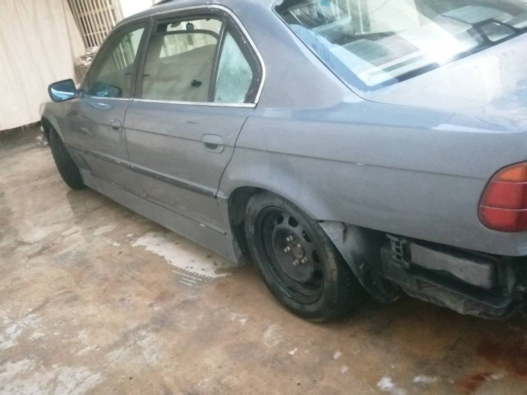 سەراتە بانوای خوا ) bmw 744 مۆمدێل 98 فوڵ فولە گێرروو مەکینەی باشەرتە موسو دەعموو لێدراوی بەشەرتە سە یارەکە علوجە کەفیلی مالی مەدەنی بەشەرت مواسە فات دابڵ گێرە کوشن جلدو کارە بایو خەزنە سوکان کەرەباییی جام کەرە بایوو ئۆتۆیە سەیارە کە فول فولە توندو تۆلە  گۆرینەوەش ئە کەم شوێن رانیە سێحری 25گەلەیە *********** رانية, السليمانية
