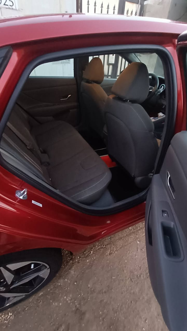 النترا للبيع موديل 2023 . حادث تفصيك لبجم وغراظه جايات وياه تبديل بس دعاميه اماميه وصبغ لبنيد فقط ولباقي كفاله عامهه.   كلشي موظح كدامك
رقم بغداد

سعة المحرك 2000 دوش
شاشة ديجتال متصله بالكامل
بصمة تشغيل 
بصمة ابواب 
بصمة صندوق 
تشغيل عن بعد 
رادار امامي خلفي جانبي
مانع تصادم بريك ذكي
مدخلين شحن + اواكس
تبريد منفصل بيانو 
كاميرا خلفيه دواره 
كراسي تدفئه 
حساسات اطارات 
مثبت سرعه cross
اضائه اماميه LED
نظام ترحيب عند الاقتراب 
مانع انزلاق 
دخول ذكي 
نظام قيادة ذاتيه  
ثلاث انظمة قياده ( Sport , Nor , eco )
شاشة اعطال الكترونية 
زر عرض الكاميرا الخلفية 
سايد بريك بصمه
شحن واير ليس 
   
سعر   160.    وبيه مجال مكان سياره بغداد مدينت الصدر 
رقم ***********
