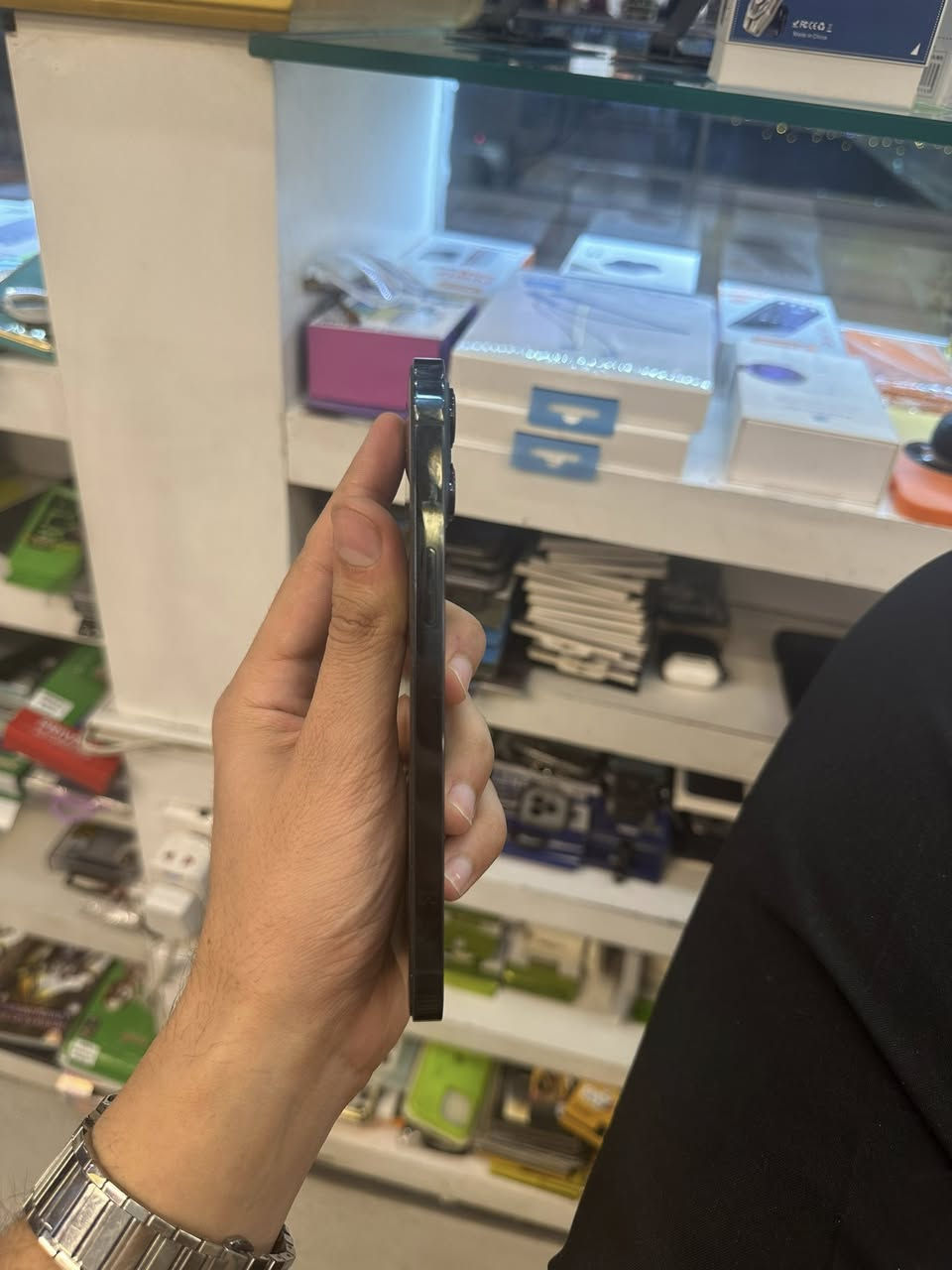 12 برو ماكس 256
الجهاز نظيف جداً 

بطاريتة 76‎%‎

سعرة 420 الف

مكاني زيونة

***********
