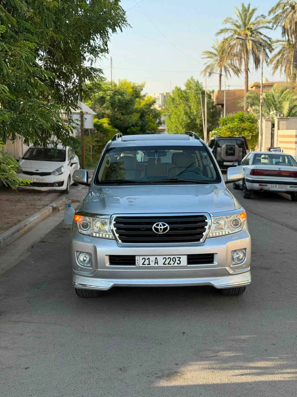 لاندكروز بريم 2013 مكفولة اصل باسمي للبيع
السعر 325 وبيها مجال
محرك وكير وصدر وتايرات وتبريد مكفولات جدد 
مكفولة من الصبغ والتبديل بيها فقط 4 أصابع بارد 
السيارة GXR 6 سلندر محرك 4000 
معتني بيها جدا ( دهن اكسادوا - بانزين سوبر - صيانة كاملة للسيارة من كلشي حتى للطفاية ) 
السيارة بريم ام الطفاية - كشن 3 حركات - زراك لايت - ومواصفات الفول ال Gxr 

رقم مميز رباعي  ب اسمي وهزه وفحص جديد 

حجر البيئة بلادي - تخم تايرات اصلي جديد - سبير الشركة ما نازل - كل العده الأصلية موجودة - بصمات الاحتياطية - 

مسويلها صيانة كاملة ( زيوت وفلاتر ومنضومة احتراق وجاهزه من كلشي ) 

ملاحضة السيارة بيه بداية جراد بسيط يم السلايد 
مكاني بغداد المنصور لاستفسار: 
*********** 
***********
