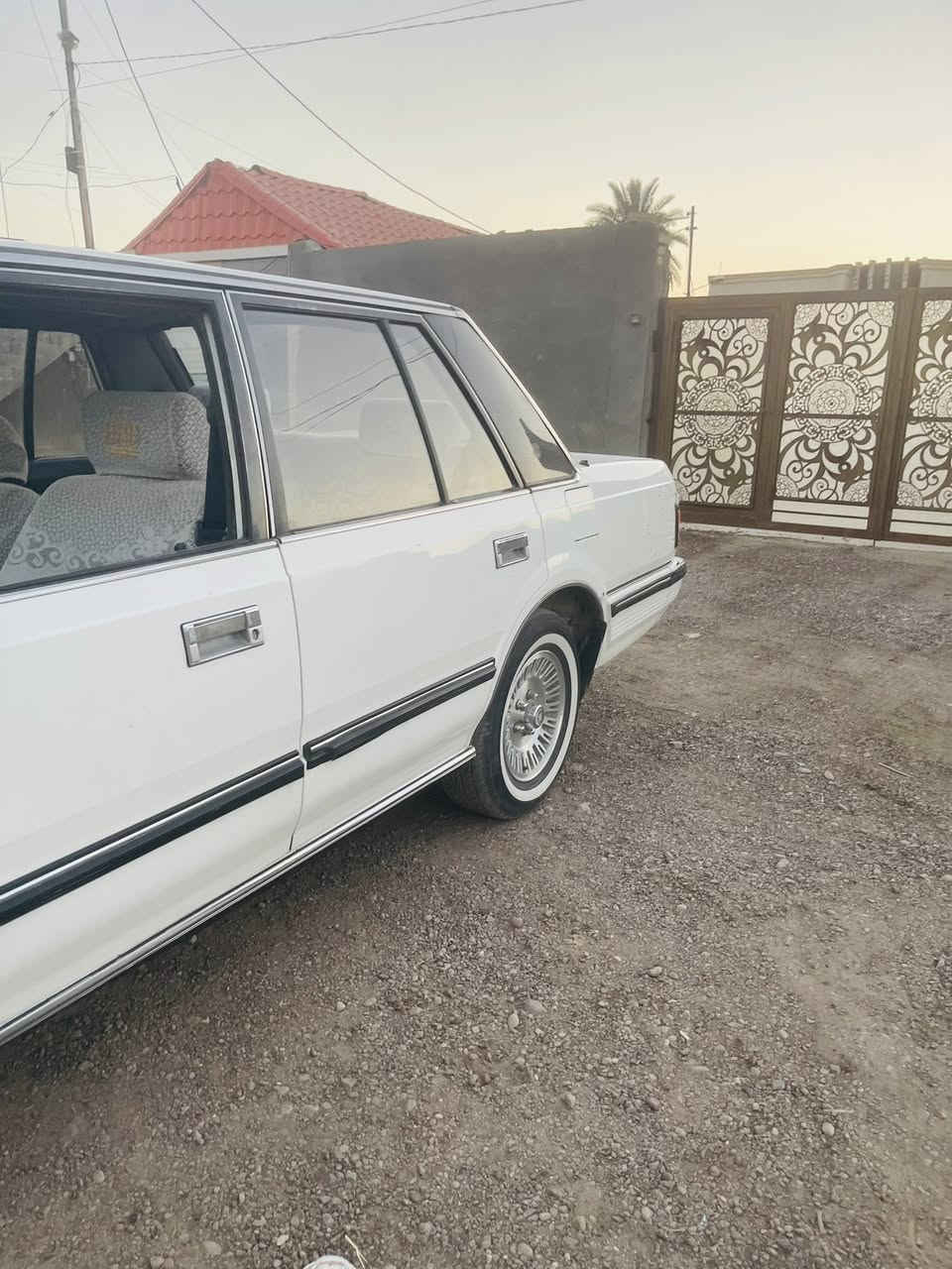 سلام عليكم من رخصة الادمن…
سوبر موديل ١٩٨٥ مكفوله من الصبغ بيها ضربه بجاملغ امامي مثل ما موضح بصور وشخوط بجاملغ خلفي شرط كير محرك بلادي نقصها تبريد ماشيه ٩٢الف حقيقي 
تخم تاير باتري جديد 
كهربائيات جديده
 حداديه إماميه خلفيه مكفول من كل نقص 
داخلها على وضع الشركه 
سعر ٨٠ وبيها مجال للشراي
سنويه جديده
 هزه جديده 
رقم انكليزي 
وشرط تحويل ثاني يوم
 مكان بغداد ابو غريب 
للاستفسار اكثر اتصال على الارقام
 او تواصل خاص 
***********
***********
