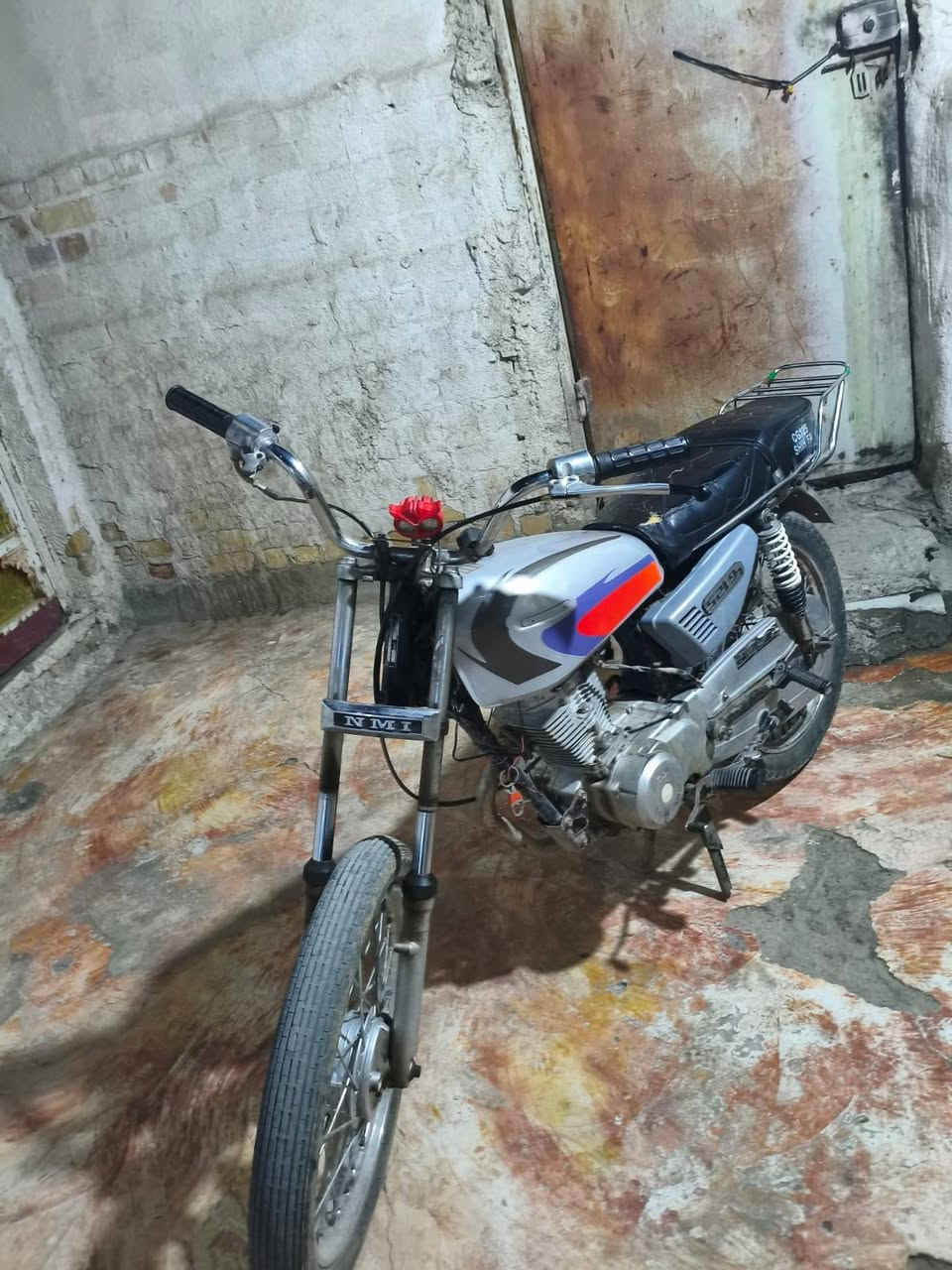 دراجه نامه دراجه نضيفه نقصه فقط ملف سعر 400 وبي مجال قليل للأستفسار ***********
