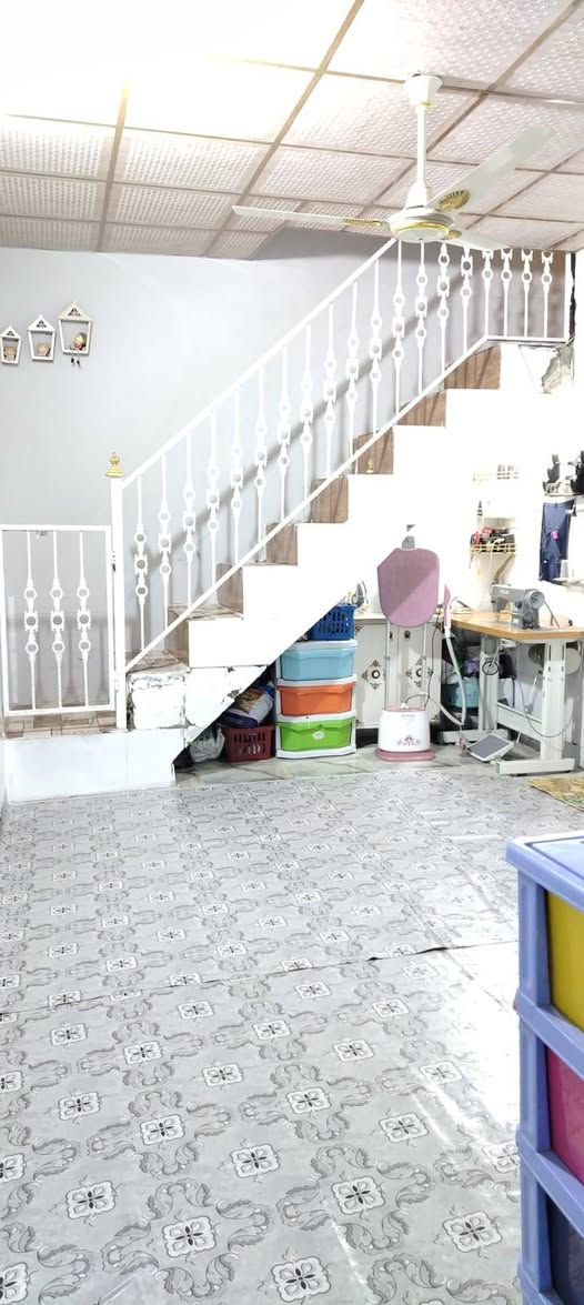 سلام عليكم بيت البيع مساحه 50 بل قوس هنديه بل وفاء شارع 15 بيت عالي عن شارع سعر 72 وبيها مجال موقعها كلش حلوه اللاستفسار مكتب بركات ام بنين *********** تصال او وتساب. رقم ثاني ***********
