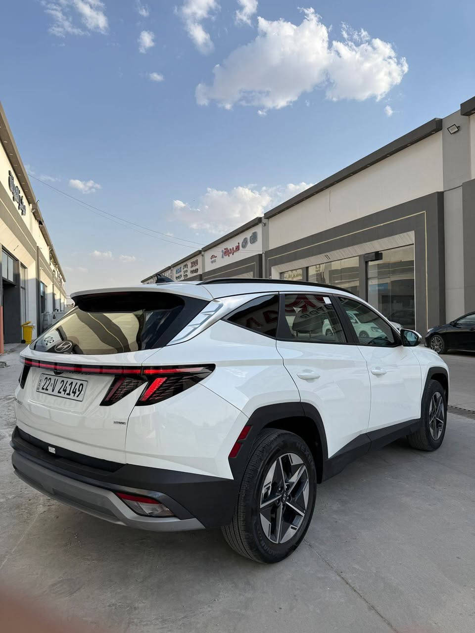 للبيع
سعر 227$  
هيونداي توسان موديل 2025 وارد أمريكي 🇺🇲 
ماشيه 10 ألف اخت الزيرو 
محرك 4 سلندر حجم 2500 مامفتوح بشرط 
كير أوتوماتيك شرط المحرك والكير 
رقم اربيل دولي رقم وهزة وسنويه جديد پأسمي شرط التحويل 
🚫حادثها خلفي بدون ايرباك تعديل بارد ب قبغ الصندوق وبخصة بل جاملغ فقط بدون دواخل بشرط 
مواصفات فول الفول 
فتحه سقف 
بصمه تشغيل 
شاشة كبير متصل
كشنات جلد 
رادارات 360 درجة امامي خلفي جانبي 
تشغيل عن بعد 
نقاط عمياء 
قطعتين تبريد 
شحن وايرليس لاسلكي 
صندوق كهرباء
تحديد مسار
تدفئة كشنات 
كشنات كهرباء
لدات وإنارة مخفية بل دشبول والبيبان
أوتو بريك توقف ذاتي عند الاقتراب 
مانع تصادم
دخول ذكي 
انارة ترحيب 
أوتو هولد 
مناخ منفصل 
ثلاث انظمة قياده 
قيادة ذاتيه 
مثبت سرعة 
اشاير بل مري 
مري شفط 
بعد بيها هواي مواصفات 
سياره جديده وجاهزة من كلشي شرط دينار ما تصرف عليها 
موصل الايسر 
***********
***********
ملاحظة الرقم الاسيا بيه واتساب 🟩 
يوجد بيع وشراء السيارات المتضررة والجديدة داخل هذه الصفحه
