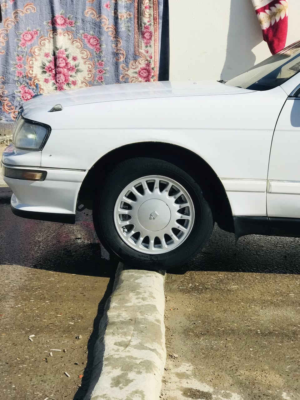 السلام عليكم سياره بطه لبيع موديل ٩٤ رقم صلاح الدين بسمي نكليزي كير ومحرك شرط صدر جديد شديته سياره جاهزه بيه صبغ بس جاملغ الكدام وغبغ الجنطه ولباغي مكفول لا ضربه سياره علا وضع الشركه  سياره احله من البصوره السعر ٦٥بيه مال بصيط ***********الهاتف
