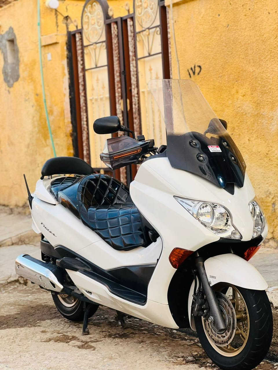 فورزه 010 لبيع
مكاني ناصريه قضاء الرفاعي
اكو فيديو لتوضيح شوفه قبل لا تنتصل
الشراي يتصل
***********
فول مواصفات واحد ع واحد
ماشيه 24
ويل ذهبي
اي بي اس مانع نزلاغ 
لايتات كرستال
تدفئه بليدات
جامه طويله 
تجوه ناصيه لبلاد
شاشه لمس بلاتوث
مسجل البلاد تحكمات بي وي سكليتر
7 كير 4 تحويلات
مكينه بيضه
قبق كلجات نيكل
مصدات ام لد
اسف ع اطاله
 تواصل نتصال
 او واتساب ***********
