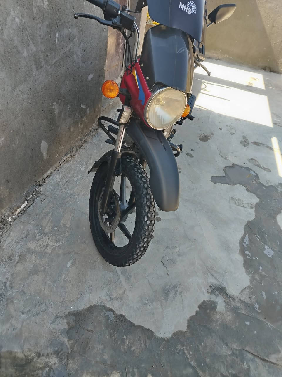 سلام عليكم بوكسر للبيع موديل 21اوراق اصولي مكفوله ماذب عليه الف جاهزه من كلشي سعر مليون 50الف قفل مكاني الفجر ***********
