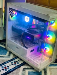 pc للبيع نضيفة مع الكراتين  السعر1500 مليون مكاني بغداد 07757644156 كا...