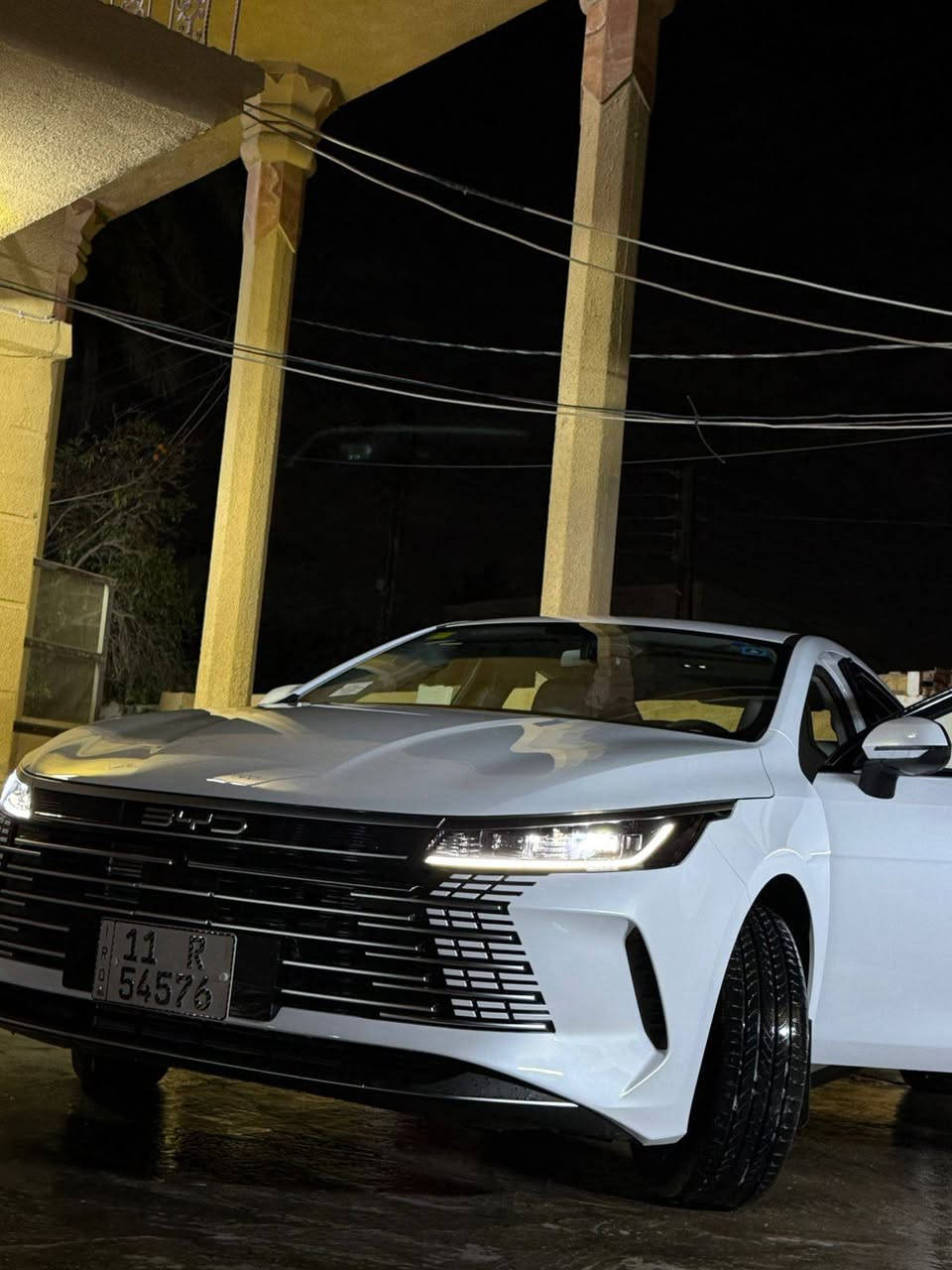 بي واي دي ديستروير زيرو 5 سيارة زيرو 
ماشيه 900 الف دهن الشركه السيارة جديدة جداً 
مكفوله ماعدا بارد قليل بالچاملغ الأمامي الأيمن 
عكس السايق 
سيارة فتحه وبصمه وكارت والمواصفات 
المعروفه رقم بغداد بأسمي مبرمجه 
ومحدثه كامله مع اضافات واقيات 
مع مطريات وسكوبات خلفيه السيارة 
على وضع الشركة
رقم التواصل ***********
