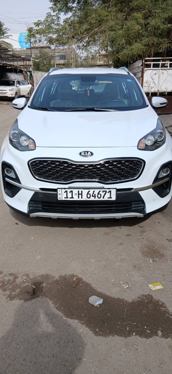 سبورتج موديل 21 ماشيه 90 بيه رصعه بلجاملغ مثل ما موضح بلصوره وبيه شخط بلباب الايمن صغير الباقي مكفول من الصبغ والبارد السياره بصمه مكاني بغداد للإستفسار الاتصال ع رقم ***********
