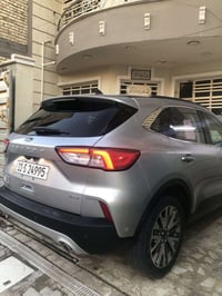 Ford ESCAPE titanium 2021 2500 هايبرد فول مواصفات✨  ✅محرك 2500 حجم مرغ...