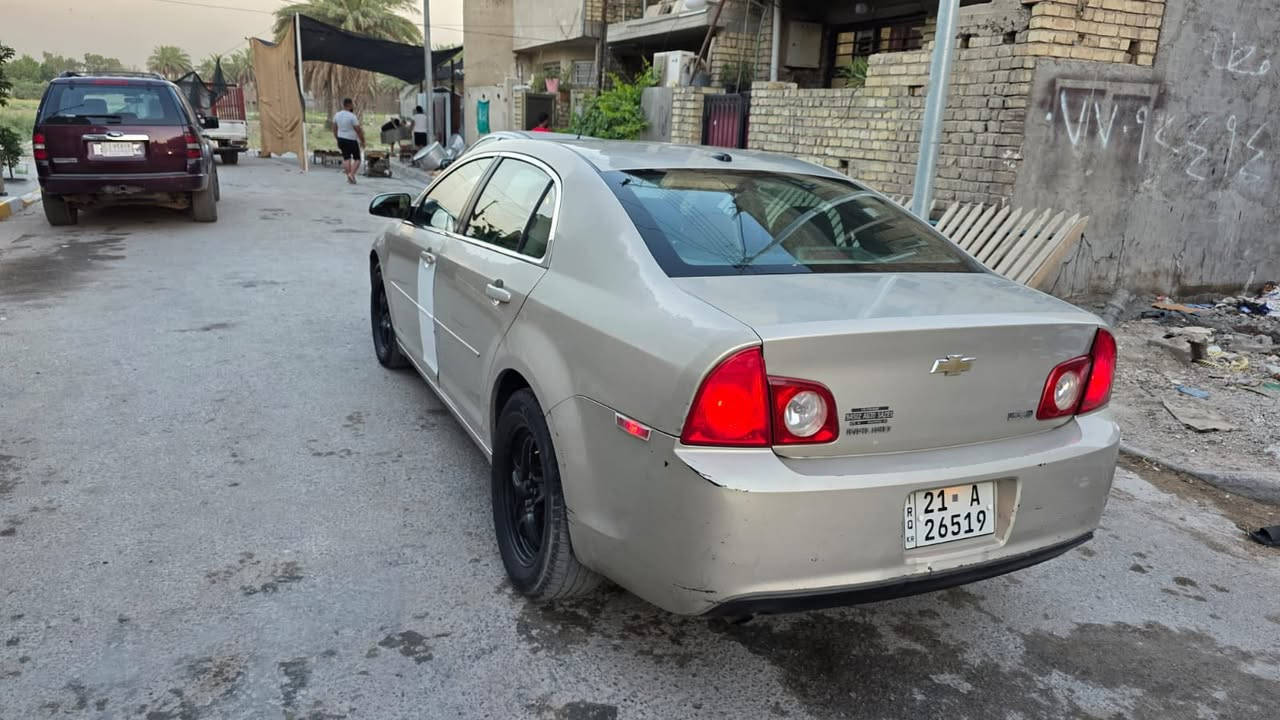 السلام عليكم للبيع ماليبو ٢٠١١ رقم سليمانيه جديد بسمنه مكينه ٢٤٠٠ كير اوتو جام كهرباء بيهه نواقص 
ماطور مال ستيرن ومكينه بيهه خيط تبخير  والباقي شوف العين بيهه قطع صبغ السعر ٦٥ وبيهه مجال العنوان بغداد البياع ***********
