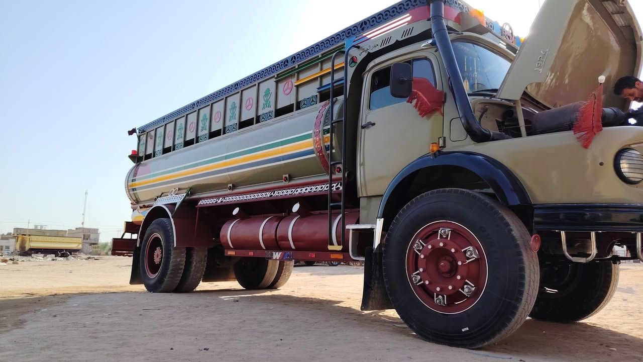 للبيع قجمه تك بلادي اصل 80 سياره جاهز قماره مصبوغ جماليه شاصي خام جديد مكينه ساندر كير جماليه شاصي خام جديد مكينه ساندر كير جديد
تانكي تفصال جديد رقم نينوه انكليزي باسمي
***********
