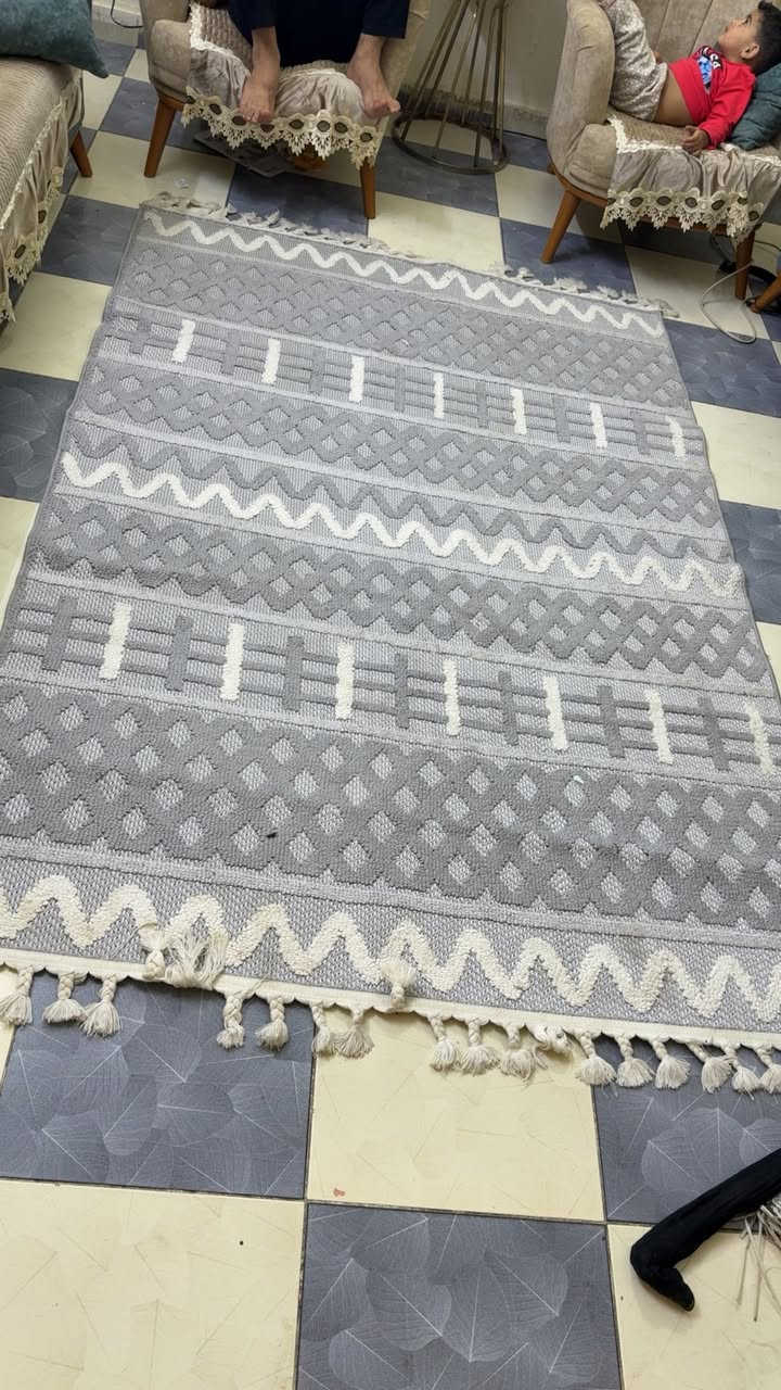 السلام وعليكم زوليه نيلي ٣في٤ ب٥٠ جديده الرصاصي ٢ في ٢ ونص ب٢٥ غير مستخدم الاحمر زوليه فرو ٣في٤ ويامده ب٥٠ جديد مكان بغدادالاسكان


**إذا كنت صاحب هذا الإعلان وتريد حذفه لأي سبب، رجاءا أرسل رسالة إلى الدعم الفني**