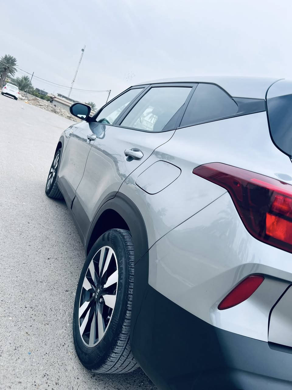 كيه سلتوس موديل ٢١ حادثه جامغ  وشويه من البنيد شواصي مكفوله السياره فول عده الفتحه السعر ١٣٦ المكان بغداد  السياره بسمي  ***********. مكينه ألفين دوش
