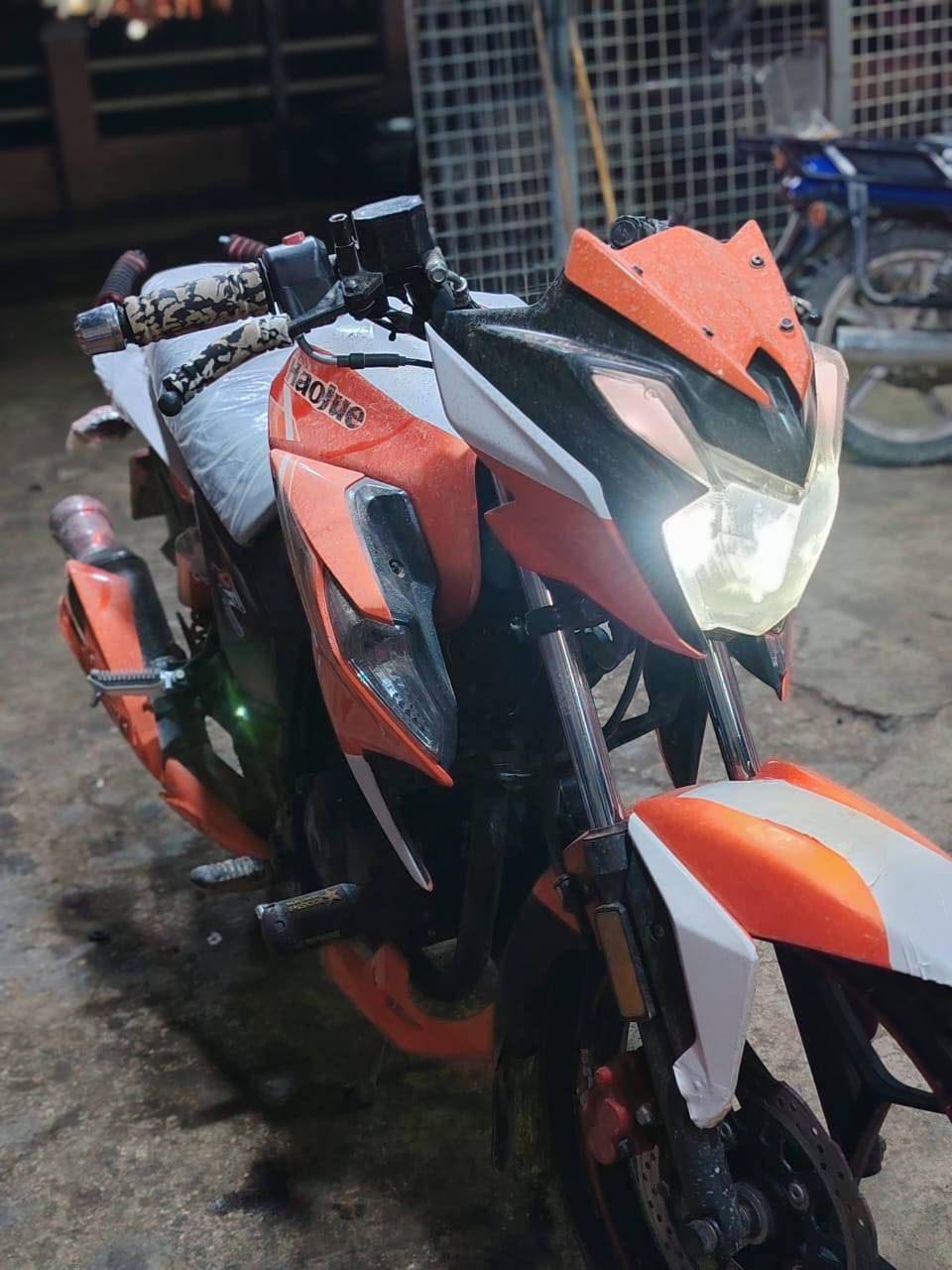 السلام عليكم 
للبيع او مراوس حسب القناعة 
هاوجي DF  موديل 2019مسجل لوحة انكليزي
 نظافة كما موضح بالصور 
كامل مكمل السعر 2300 وبي مجال الاستفسار
***********
