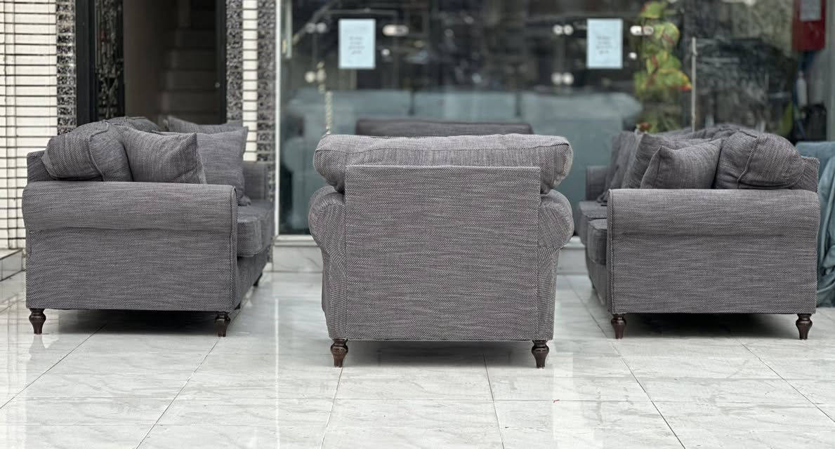 تخم امريكي وارد فيتانمي  MADE IN VITNAM نضافه  مليون. /100    ضهر ومقعد طبي سوفت أمريكي فول فول بوليستر  مقعد متحرك سحاب سهل التنضيف هيكل والرجل والقاعدة بلكامل خشب زان طبيعي بقماشه  رهيبه جدآ خاولي كتان 
عنوانه اربيل زانكو 99 قرب مطعم كص سنگر يوجد توصيل  ل بغداد ولباقي المحافظات الأخرى *********** واتساب فقط علي
