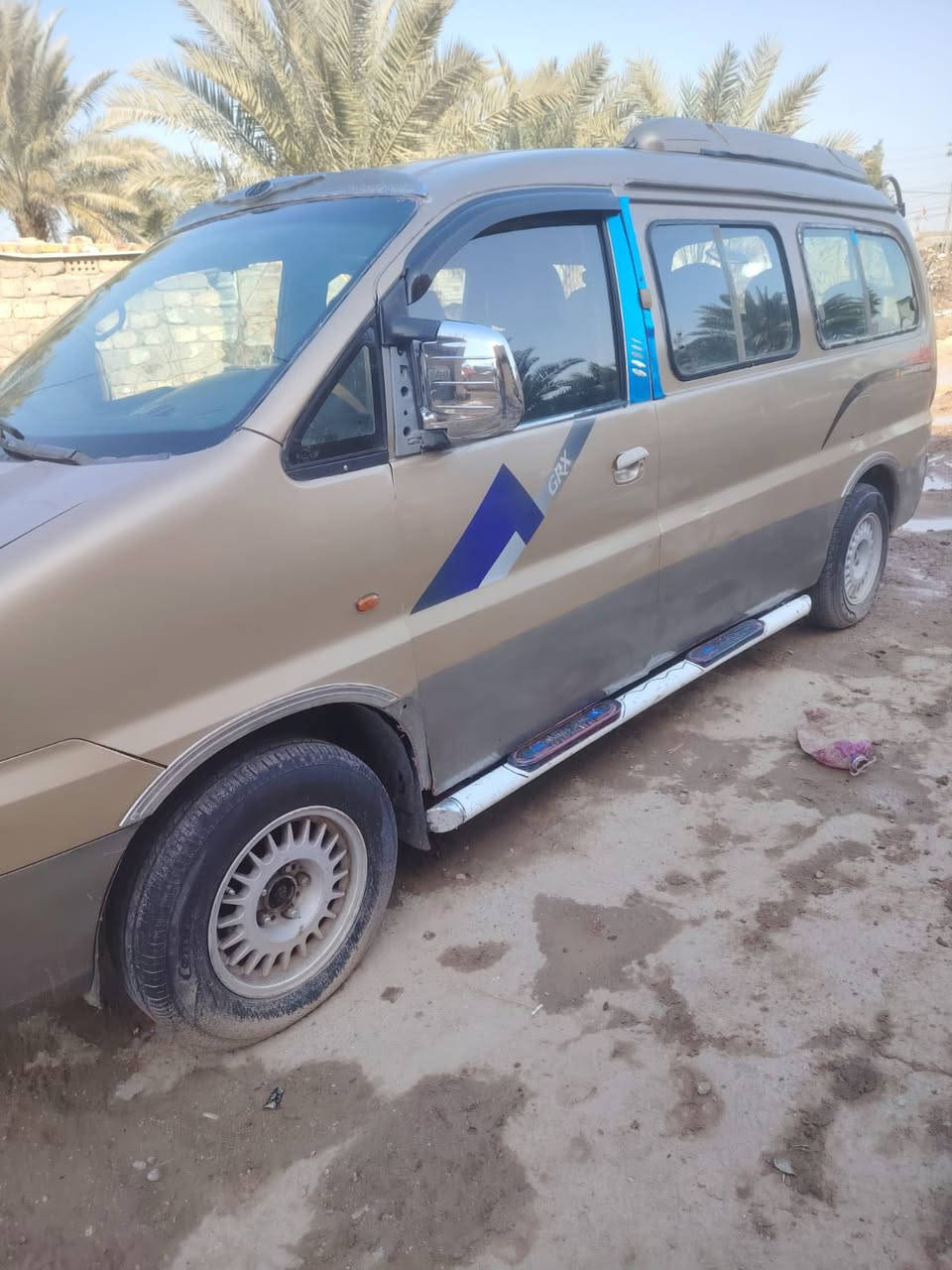 السلام عليكم
ستاركس موديل 2000
مصبوغه عام رقم بغداد الماني 
سنويه غير نافذه 
مكان بابل / القاسم 
السعر 38 وببها مجال 
غير متواجد ع الفيس 
مكلف بلنشر !!! 
للاستفسار / ***********
