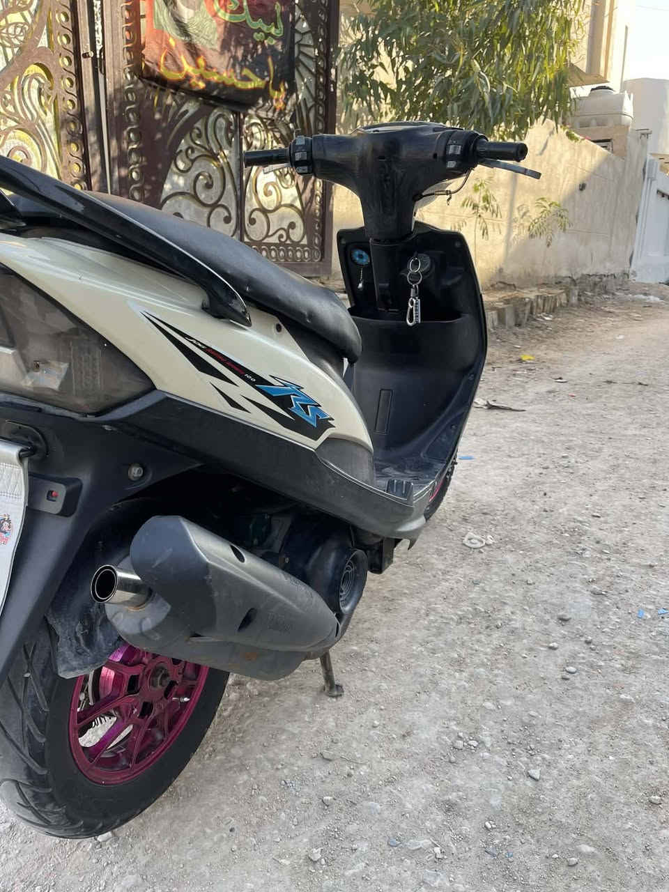 ***********سلام عليكم ماكس عدله لبيع مبدل بيها بس ولفات دراجه بلادي بوشه بلادي السعر 550 وبيها مجال مكاني بكرلي كهربائيات كلها شغاله

