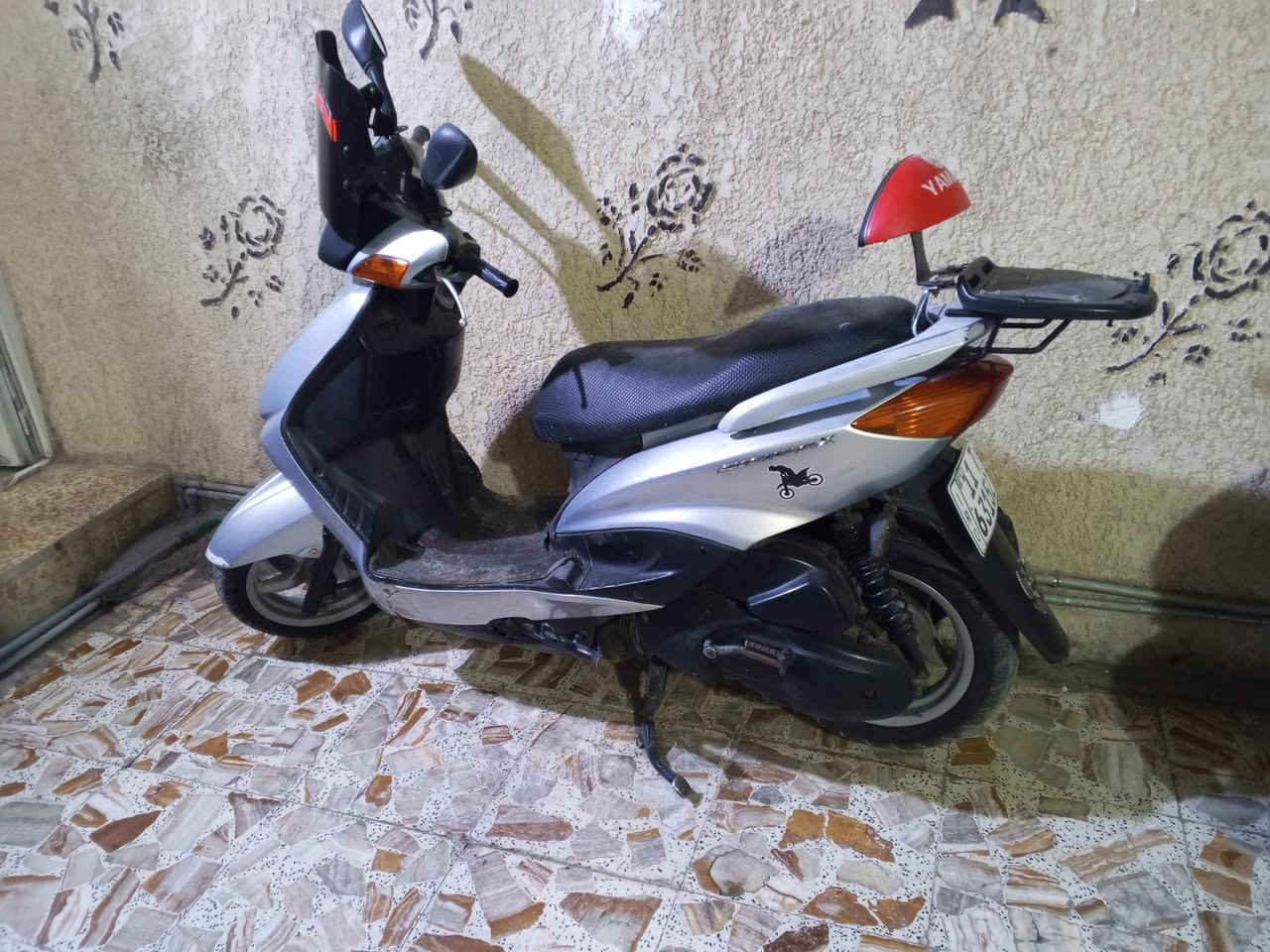 سلام عليكم شباب دراجه سكنس نثيه جديده برغي ممفتوح بيهه دراجه زيره مرقمه تحويل ثاني يوم رقم وسنويه دراجه بيهه حساس العنوان بغداد مدينه الصدر 
***********
