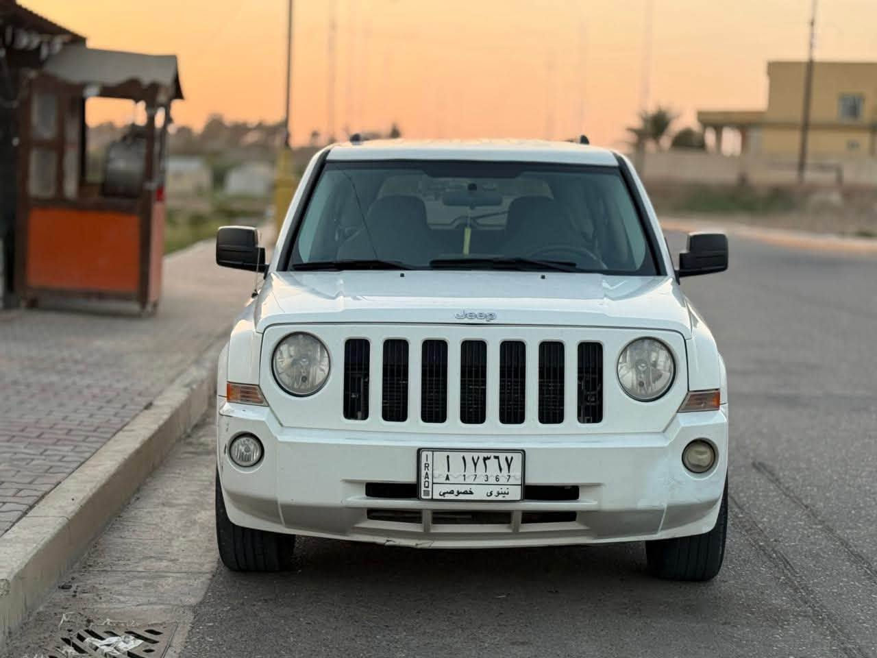 السلام عليكم للبيع او مراوس
جيب JEEP باتريوت 2007 وارد امريكي 
رقم نينوى مشروع وطني بسمي 
محرك 2400  
كير ومحرك وحدادية وتبريد وكهربائيات وتخم تاير خير من الله …
مواصفات المعروفة نص فول 
5 راكب 
والسيارة جاهزة وخير من الله 
بيها مكانات صبغ ابيع عام ..
مكان السيارة بغداد الاعظمية 
السعر ٨٠🌹🌹☺️
للاتصال والاستفسار 
***********
***********

