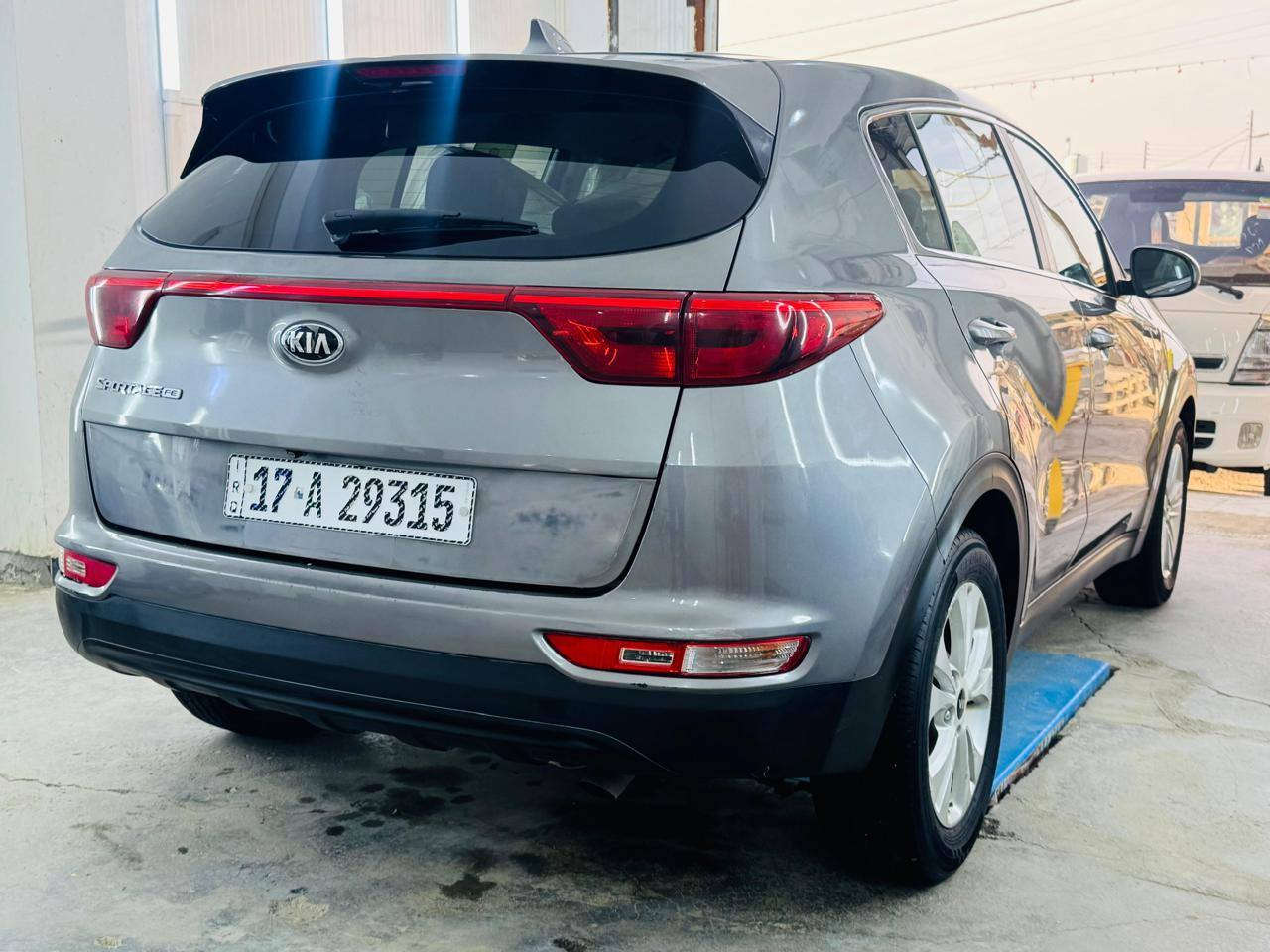 سبورتج مويل 18
حره بسمي مداور ثاني يوم

جاملغ وبنيد بدون عابر شواصي لغود كفاله

السعر ١٣٠

مكان السياره الرميثه 

***********
