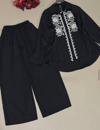 سوت نسائي • مقاسات ٣٨-٤٨