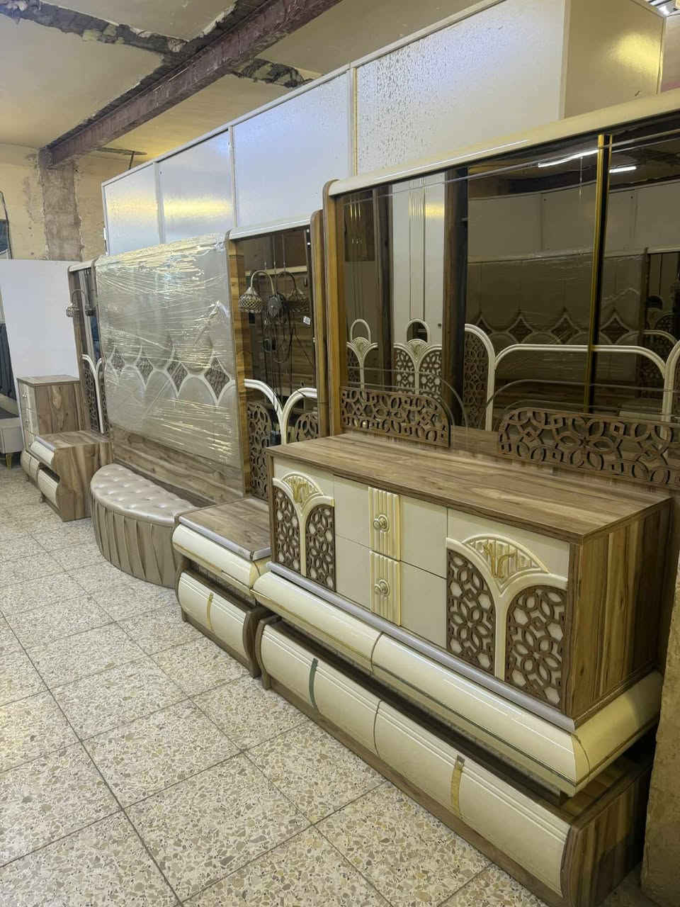 @إشارة ✨ غرفة تركي  اصلي صبغ حراري مودرن 11 قطعة ✨
نظام أبواب وسلايت  بروفايل فاخر
سرير مخزن جك 
 ضهر بلوك
 جام برونزي أنيق 
 قماش وتر بروف أصلي
 سرير مخزن جك 
✨ نظافة 99/💯 
🚚 شد ونقل مجاني داخل بغداد
📦 توصيل للمحافظات بأسعار رمزية
للحجز اخذ سكرين وتفضل خاص✨


**إذا كنت صاحب هذا الإعلان وتريد حذفه لأي سبب، رجاءا أرسل رسالة إلى الدعم الفني**