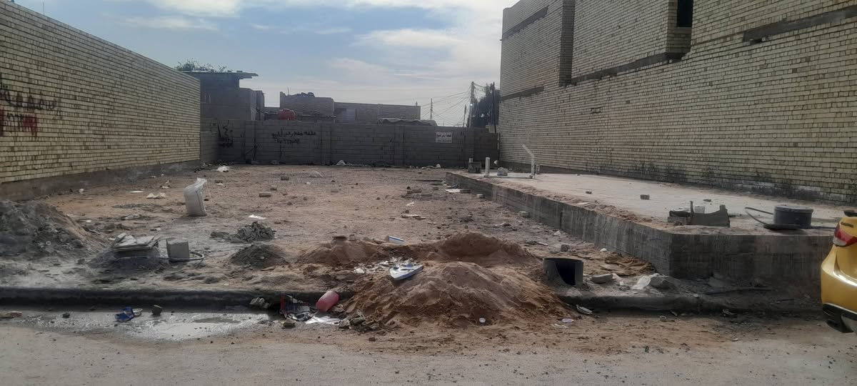 السلام عليكم مرخصةمديرالاكروب المحترم قطعه ارض البيع ٧٠متر زراعي حي السلام الكماليه شارع المستشفى الجديدة خدمات كامله مجاري وتبليط مقرنص كهرباء انترنيت ضوئي ***********
